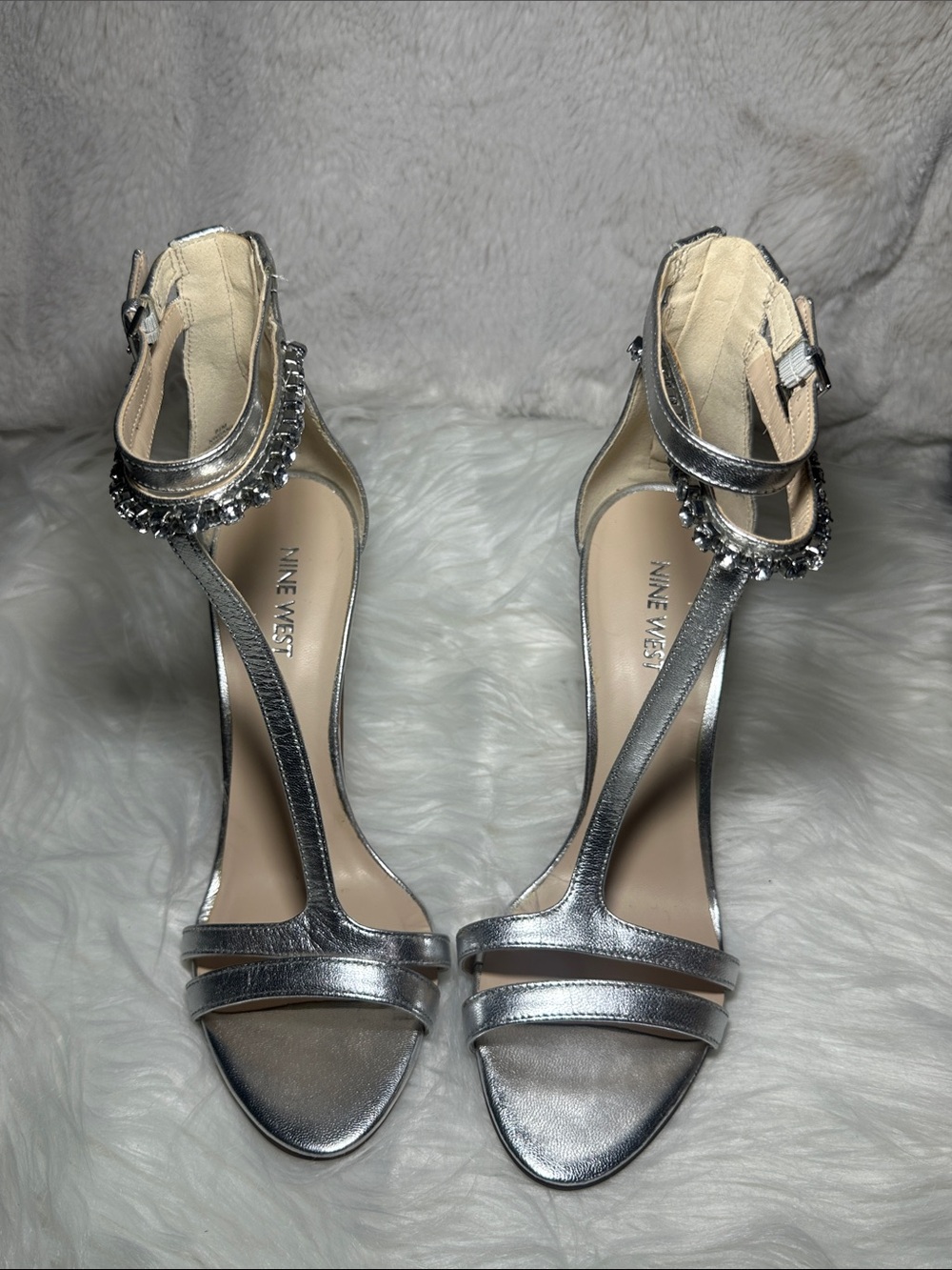 🌪️🌬️✨Nine West Silver Metallic T-Strap Crystal Ankle-Heel Sandals ✨